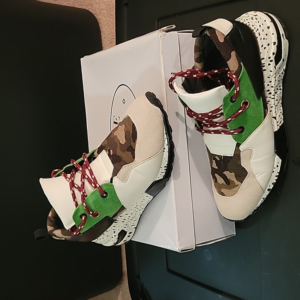Steve Madden cliff camo multi.
